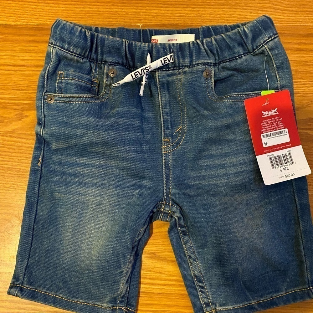 Levi’s Stretch Skinny Jean Shirts size 6 Reg (FT)